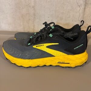 Brooks Cascadia 17 Trail Shoes - Gray, Yellow & Mint Accents